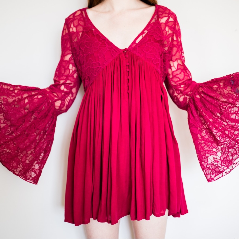 Free People pink dress with fun sleeves 💗